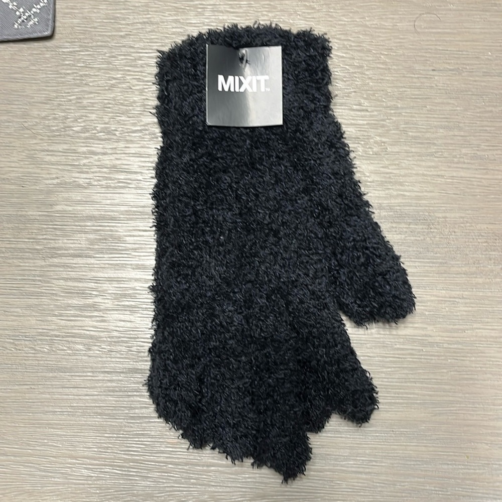 Black Fuzzy Gloves